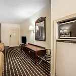 Econo Lodge Inn & Suites Tuscaloosa
