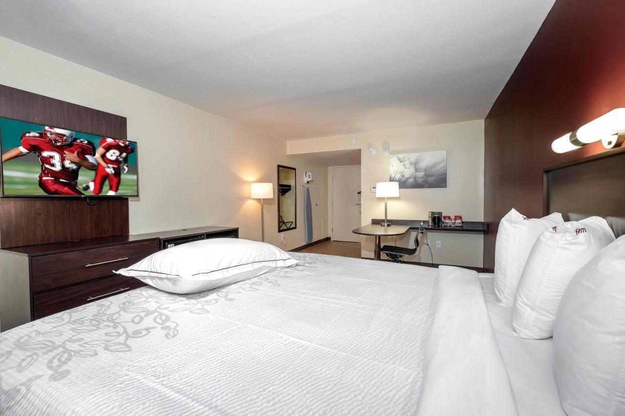 Red Roof Plus+ - Hotel 3*