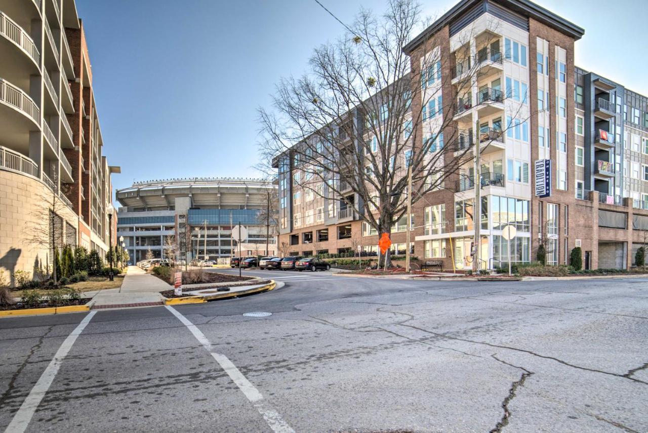 Modern Retreat About Half Mi To Bryant-denny Stadium Holiday home