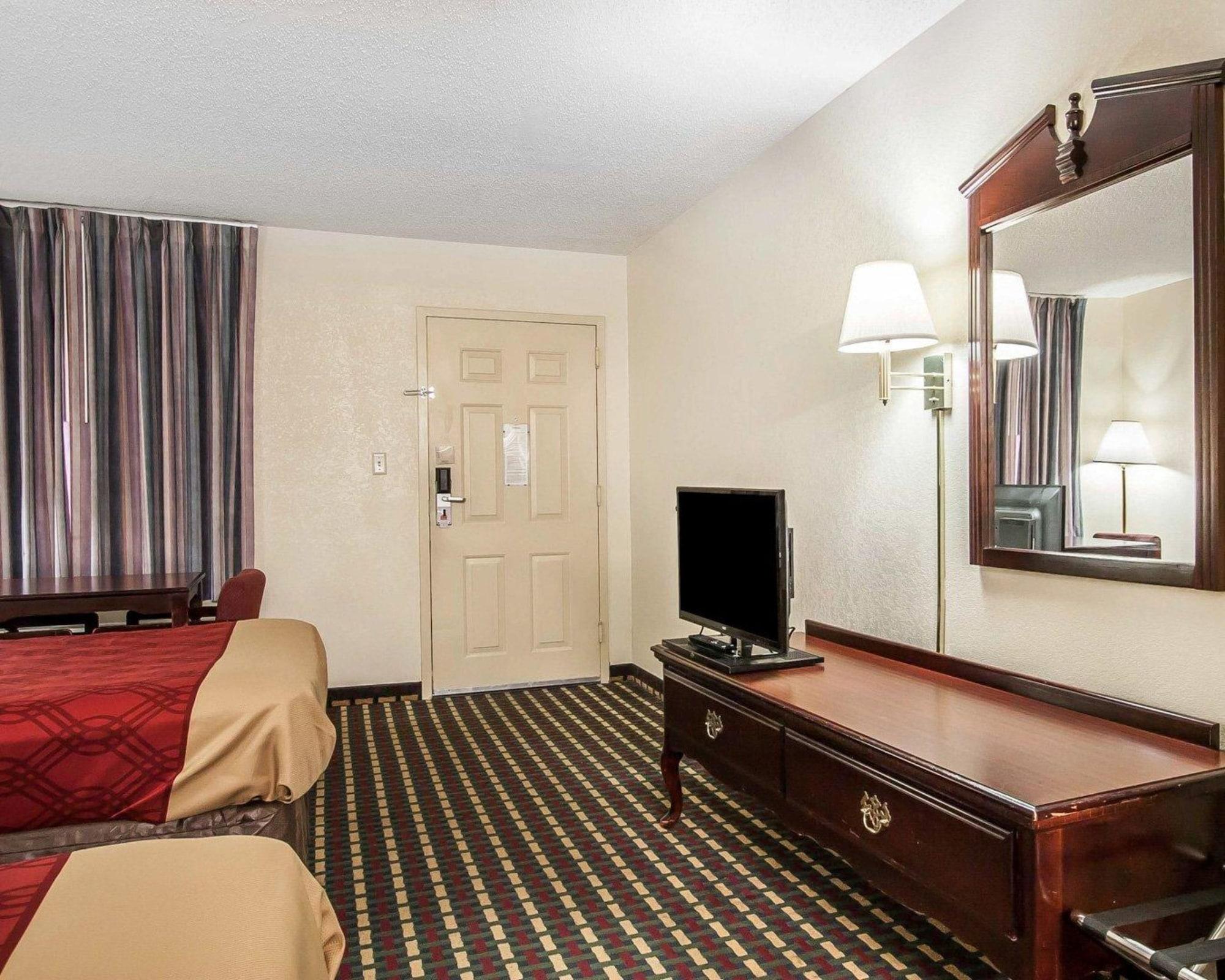 Hotel Econo & Tuscaloosa