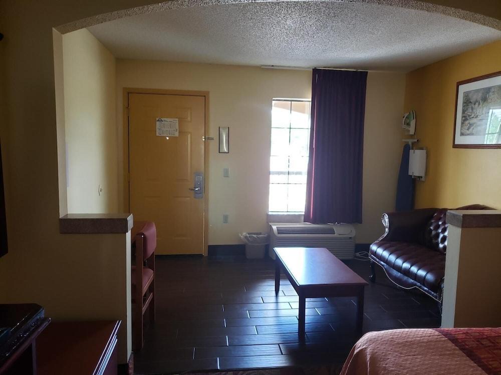 Hotel Days & By Wyndham - Univ. Of Alabama 2*