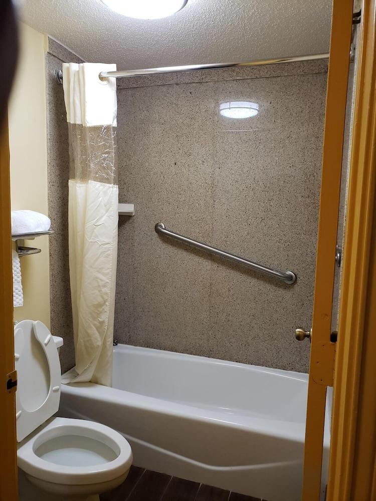 Days & By Wyndham - Univ. Of Alabama Hotel 2*