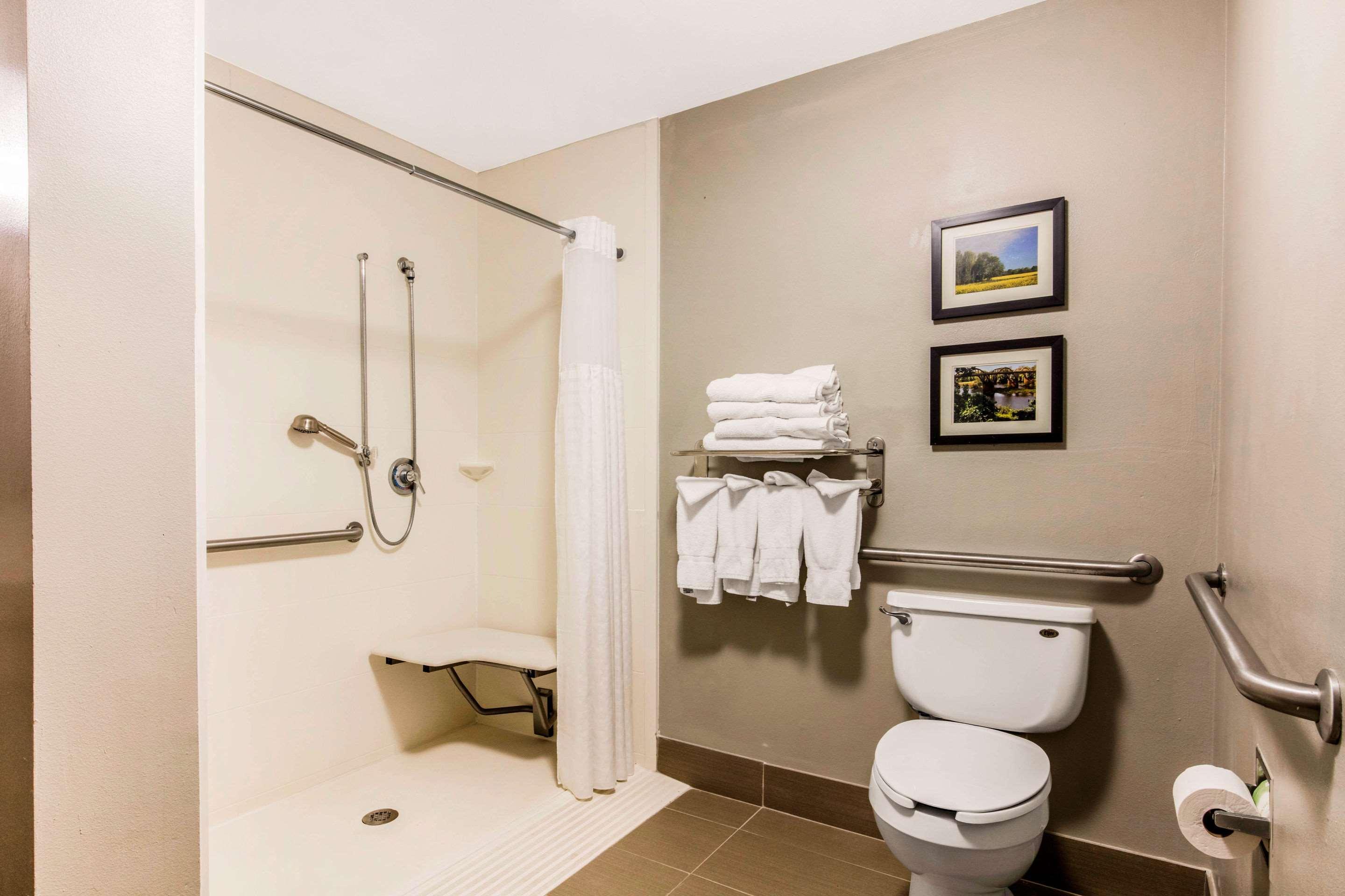 Hotel Comfort Near 3*