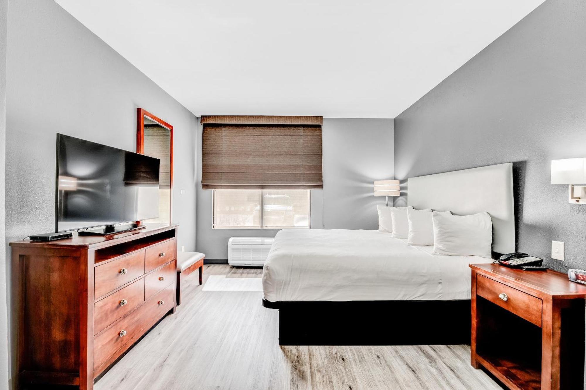 Hotel Wingate By Wyndham 3*
