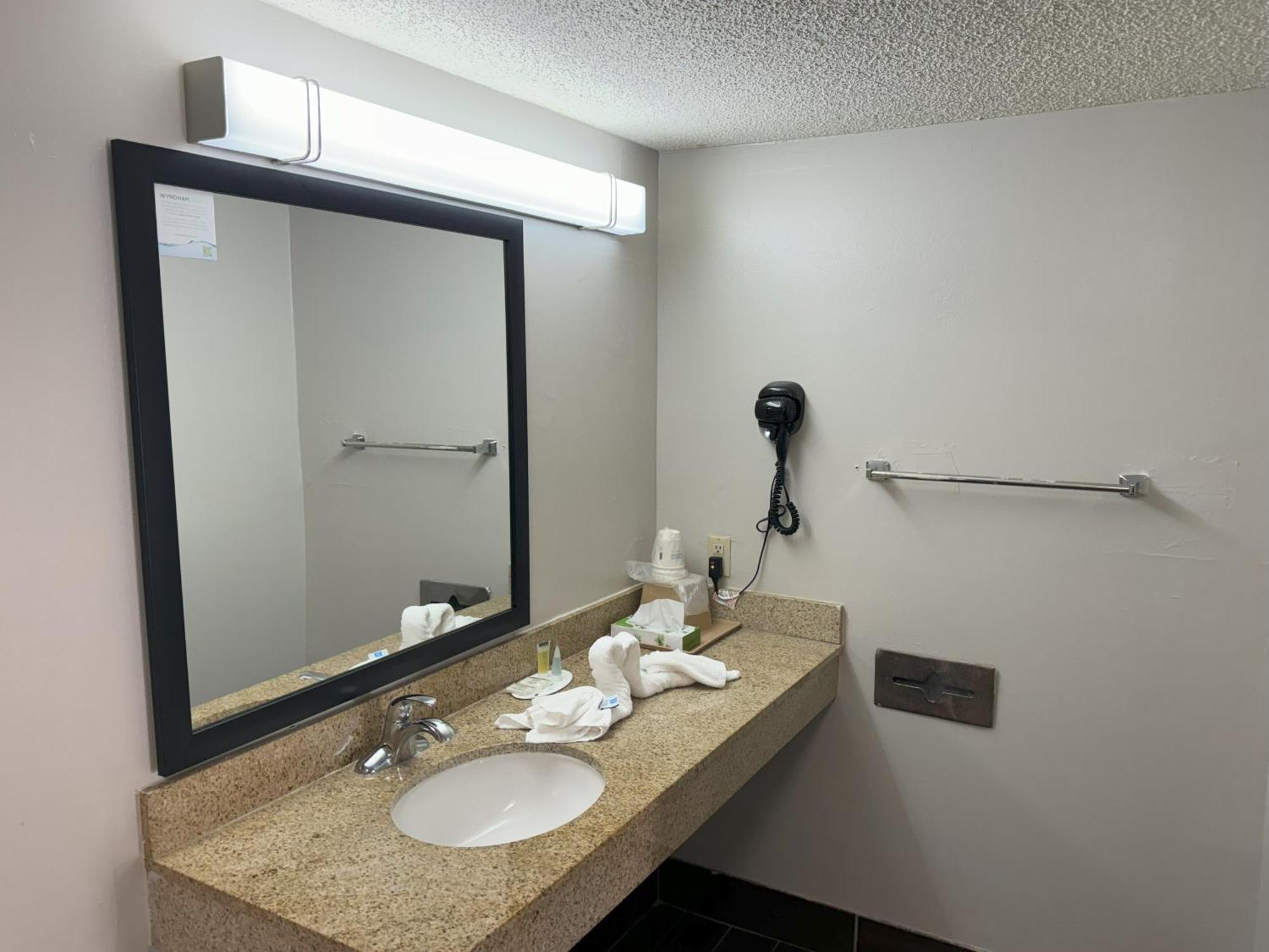 Hotel Days & By Wyndham - Univ. Of Alabama 2*