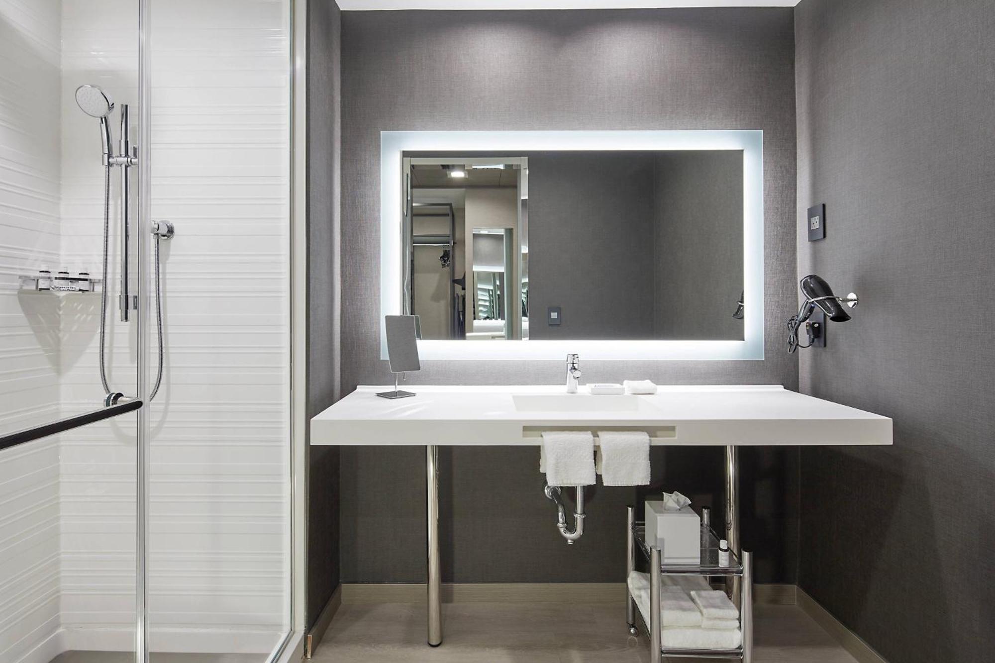 Ac By Marriott Downtown Hotel 3*