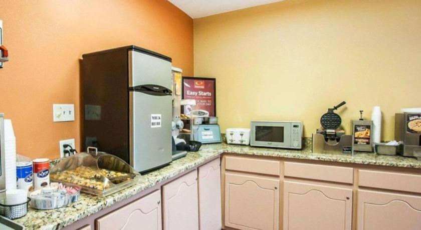 Hotel Econo & I-20, Exit 73 2*