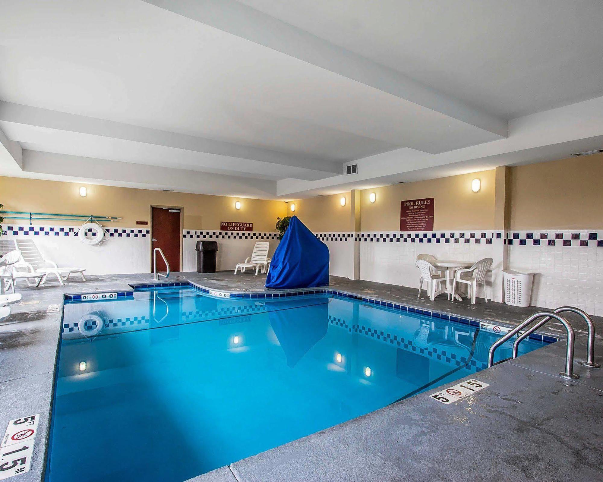 Hotel Comfort Near