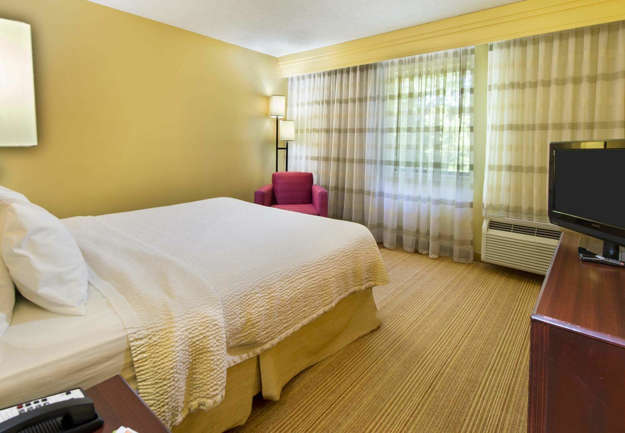 Hotel Courtyard 3*