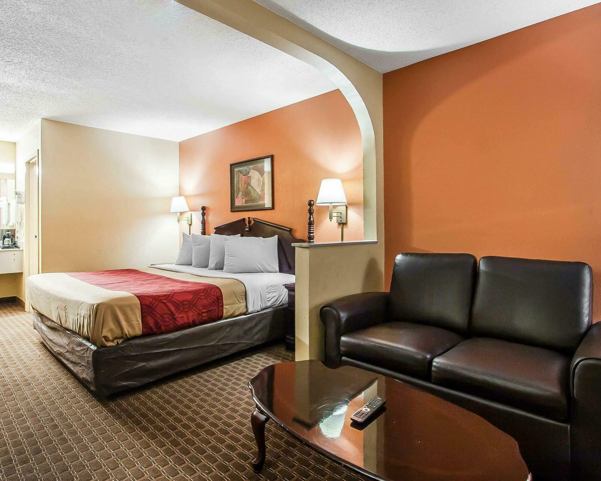 Hotel Econo &