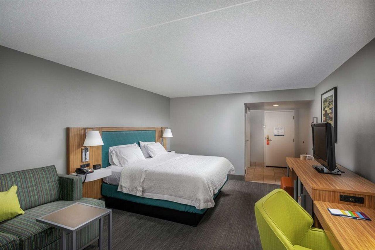 Hotel Hampton - East 3*
