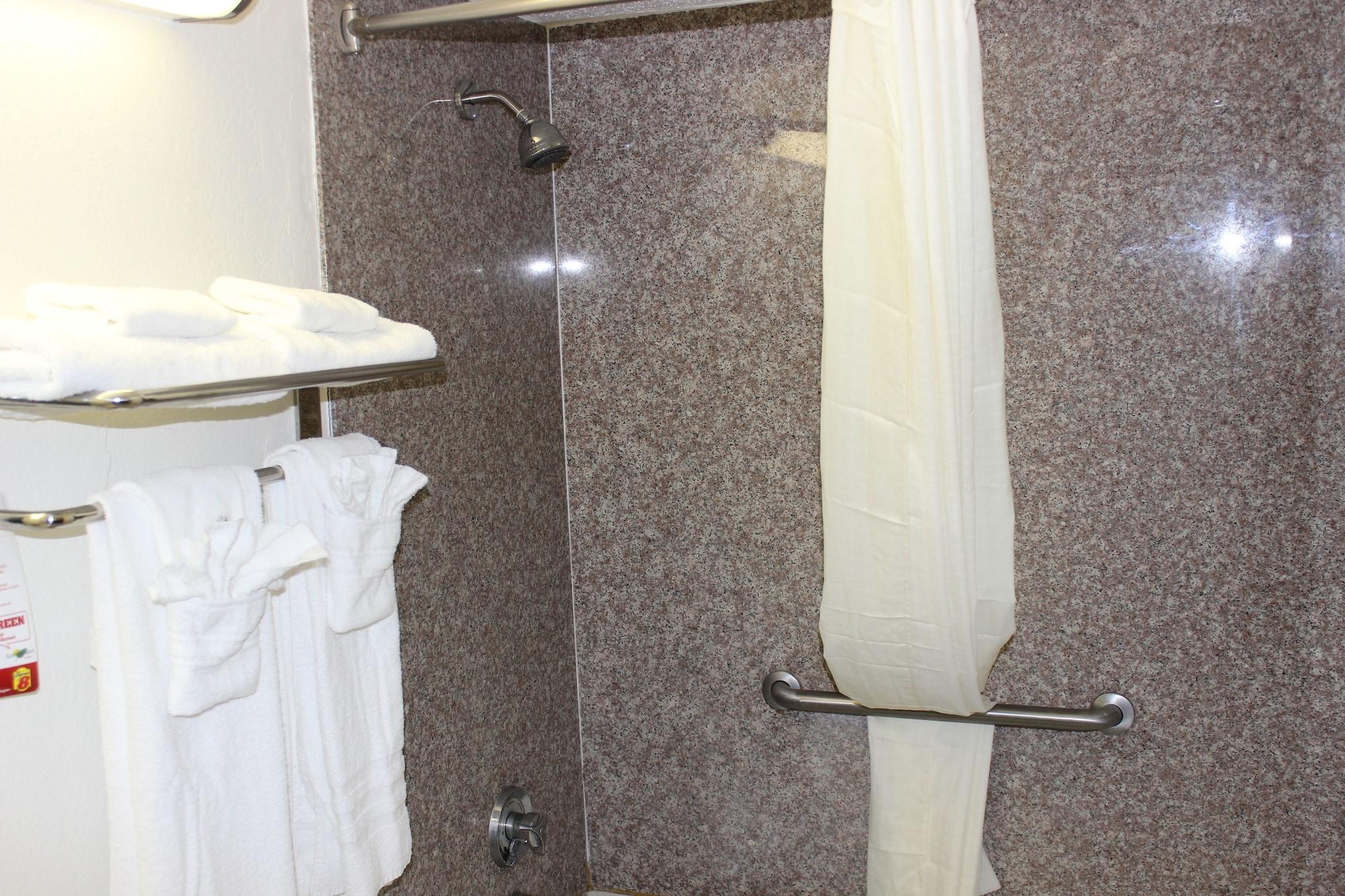 Hotel Super 8 By Wyndham Tuscaloosa