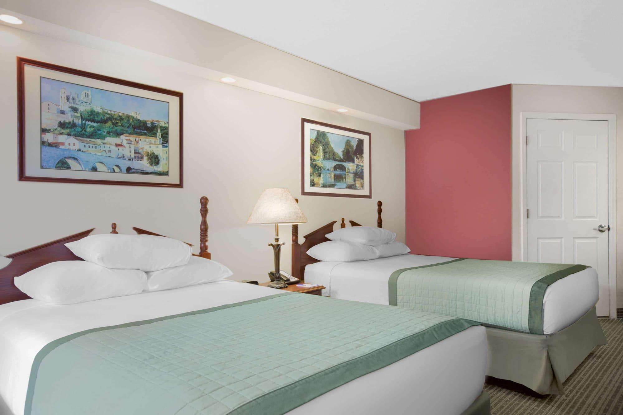 Baymont By Wyndham Motel