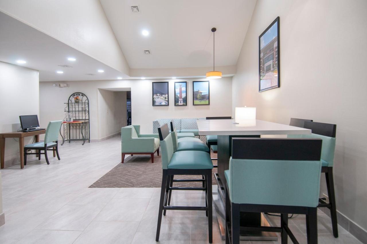 Baymont By Wyndham Motel