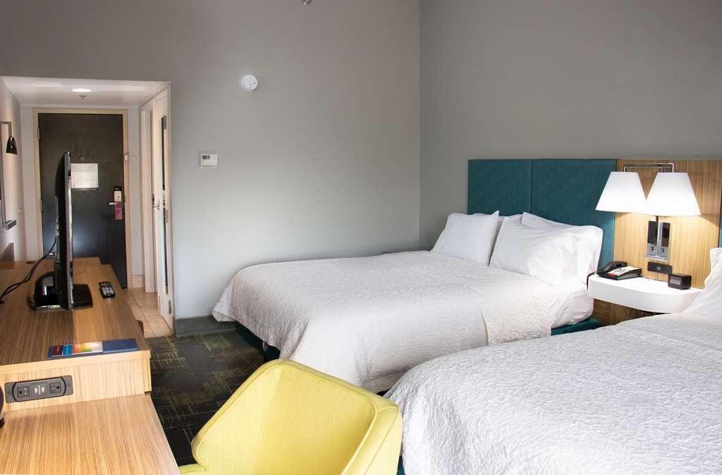 Hampton - East 3*