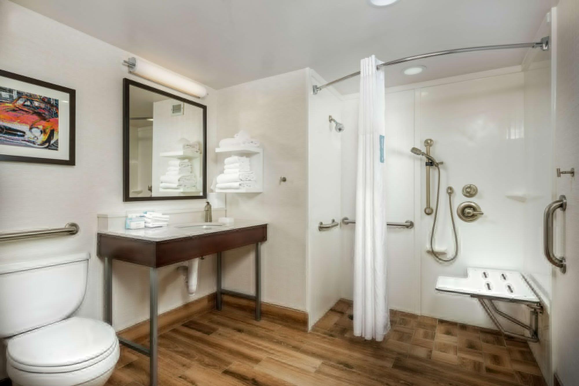 Hotel Hampton - East 3*