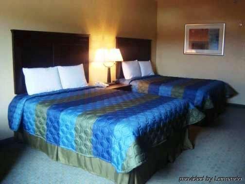 Ambassador & Motel 3*