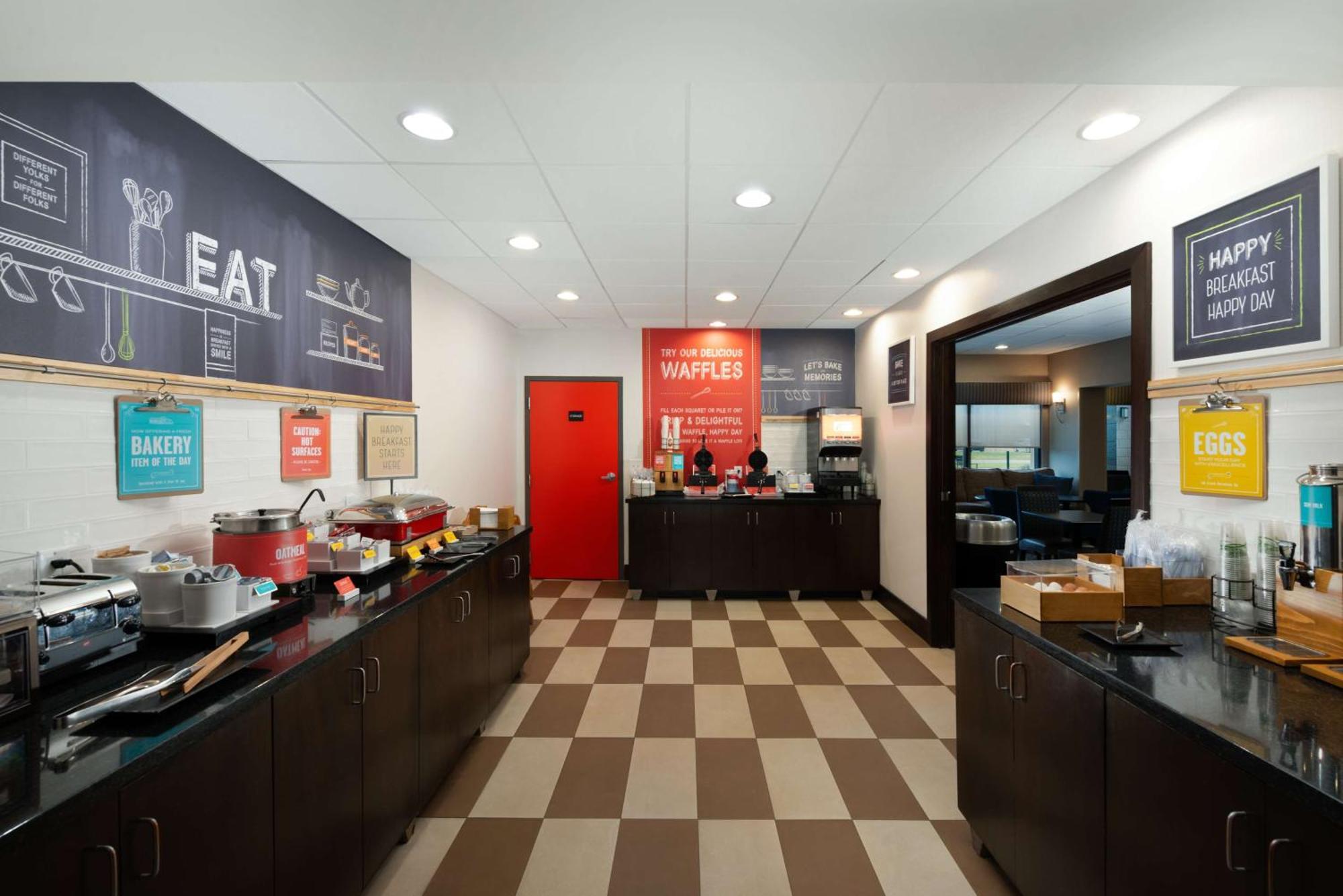 Hotel Hampton - East 3*
