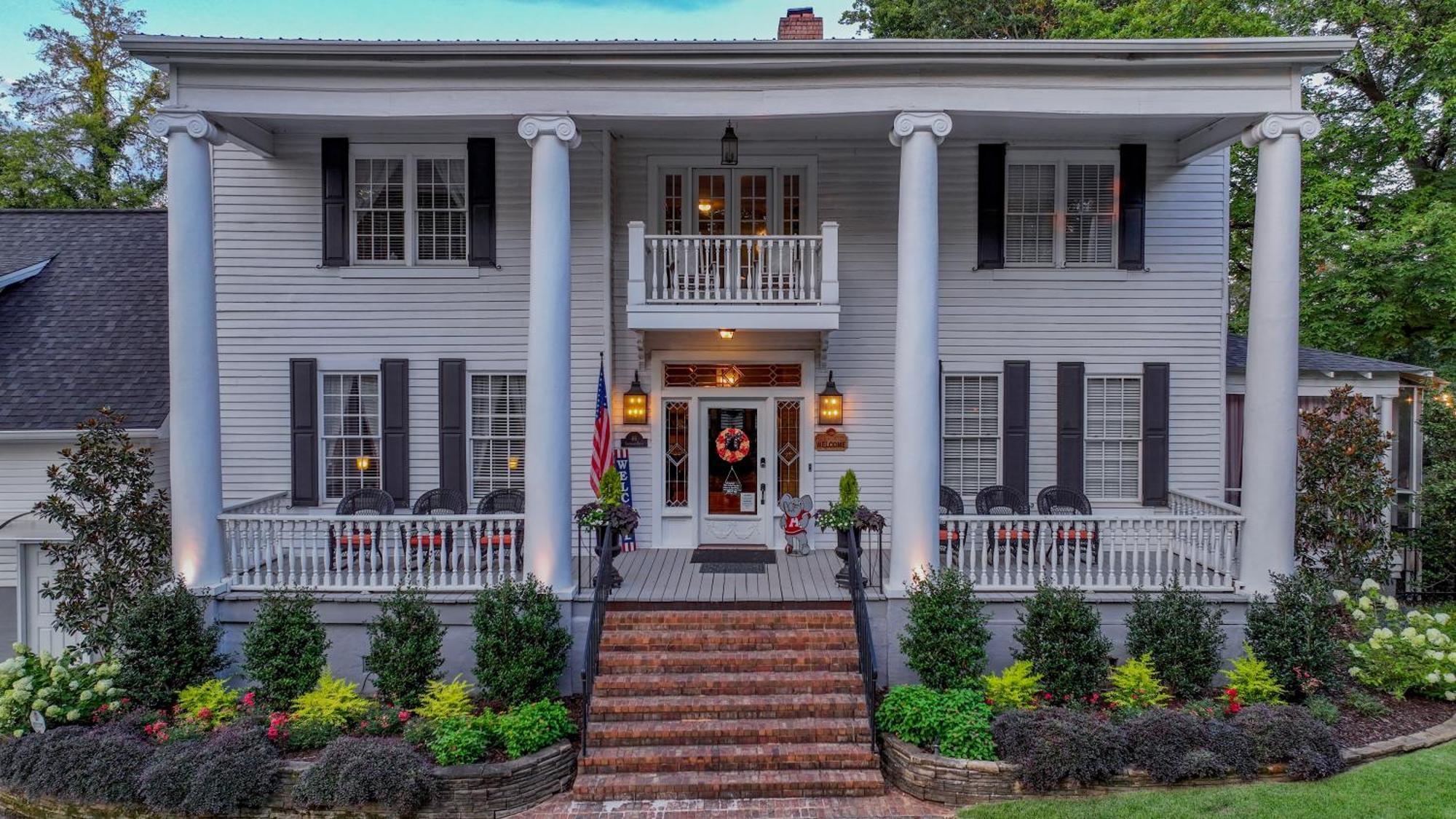 Hotel Bama - Chimes Tuscaloosa