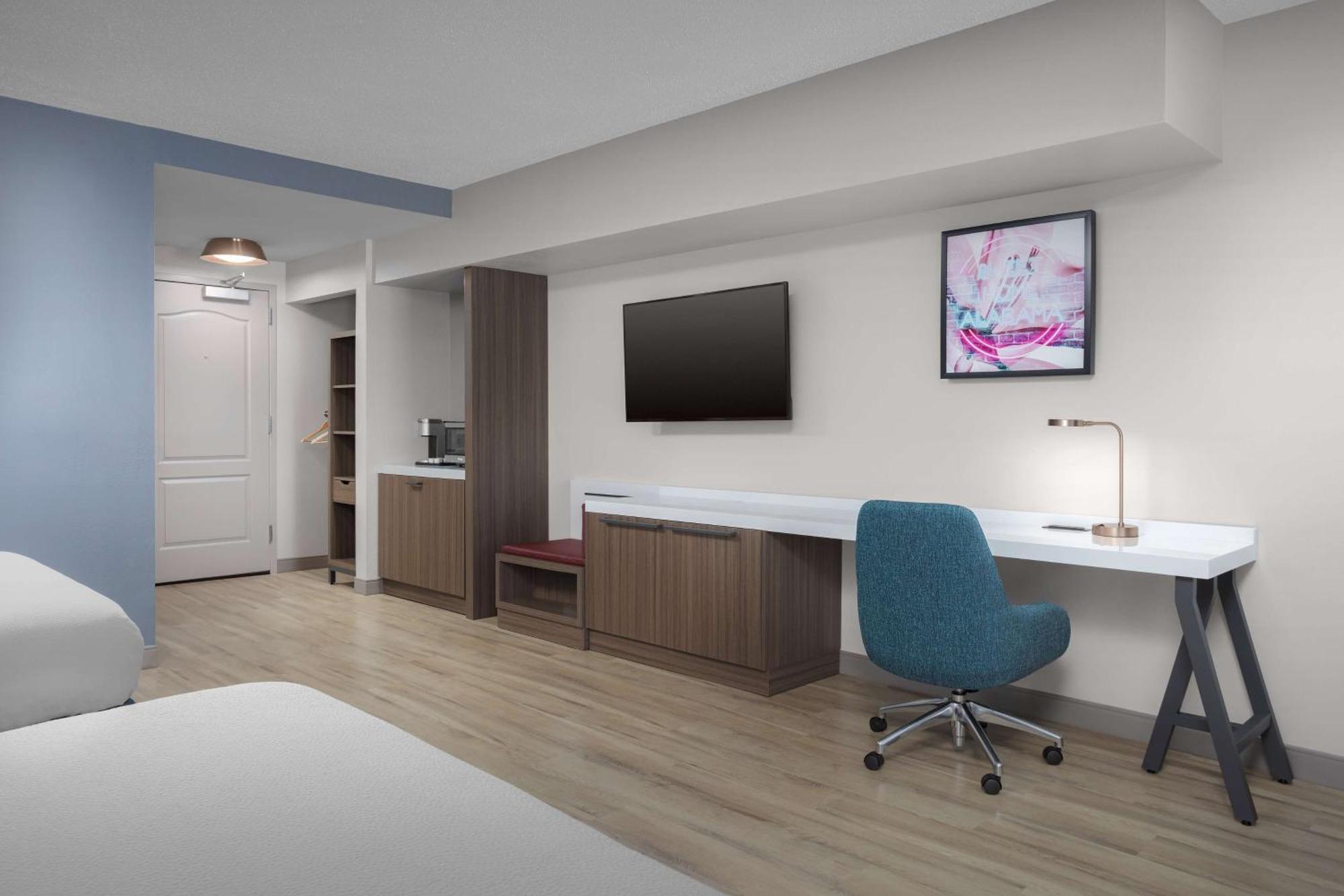 Hilton Garden Hotel 3*