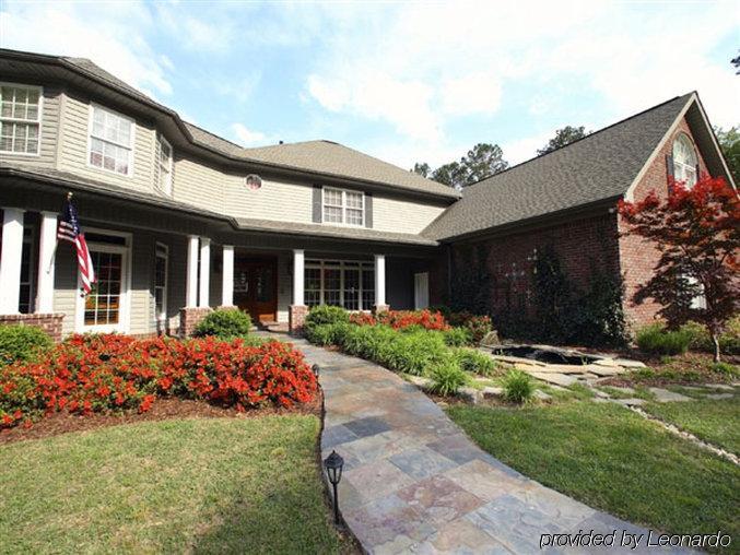 Hotel Bama Lakeside Retreat 4*
