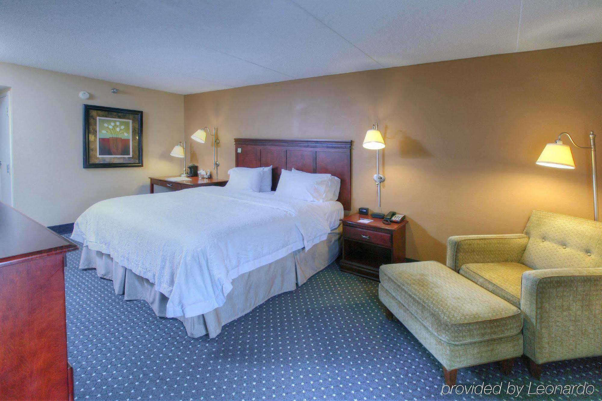 Hotel Hampton - East 3*