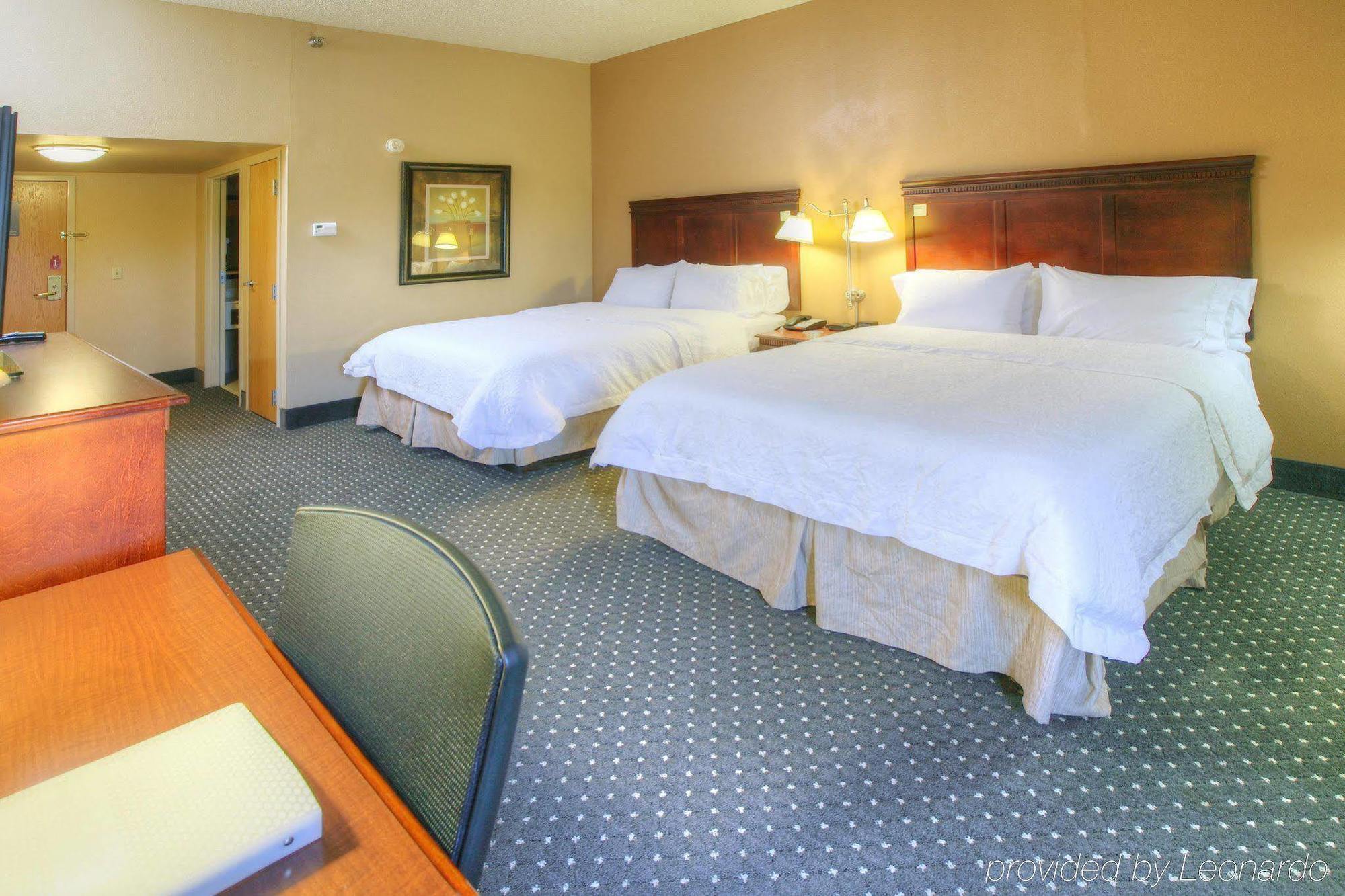 Hotel Hampton - East 3*