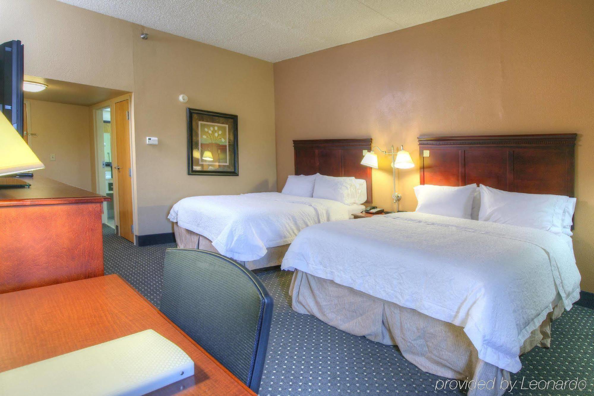 Hampton - East Hotel