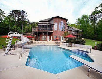 Bama Lakeside Retreat Hotel Tuscaloosa